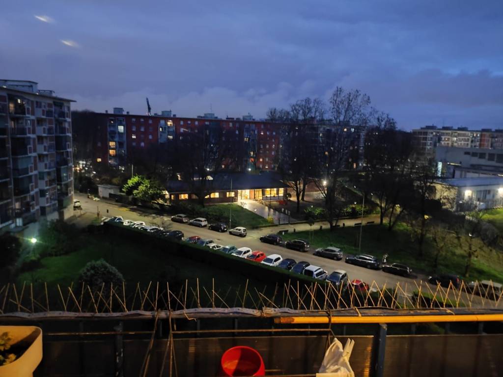 appartamento in vendita a Milano in zona Baggio