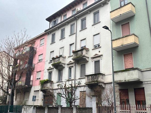 appartamento in vendita a Milano in zona Vigentino