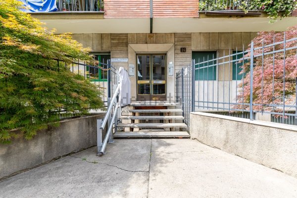 appartamento in vendita a Milano in zona Dergano