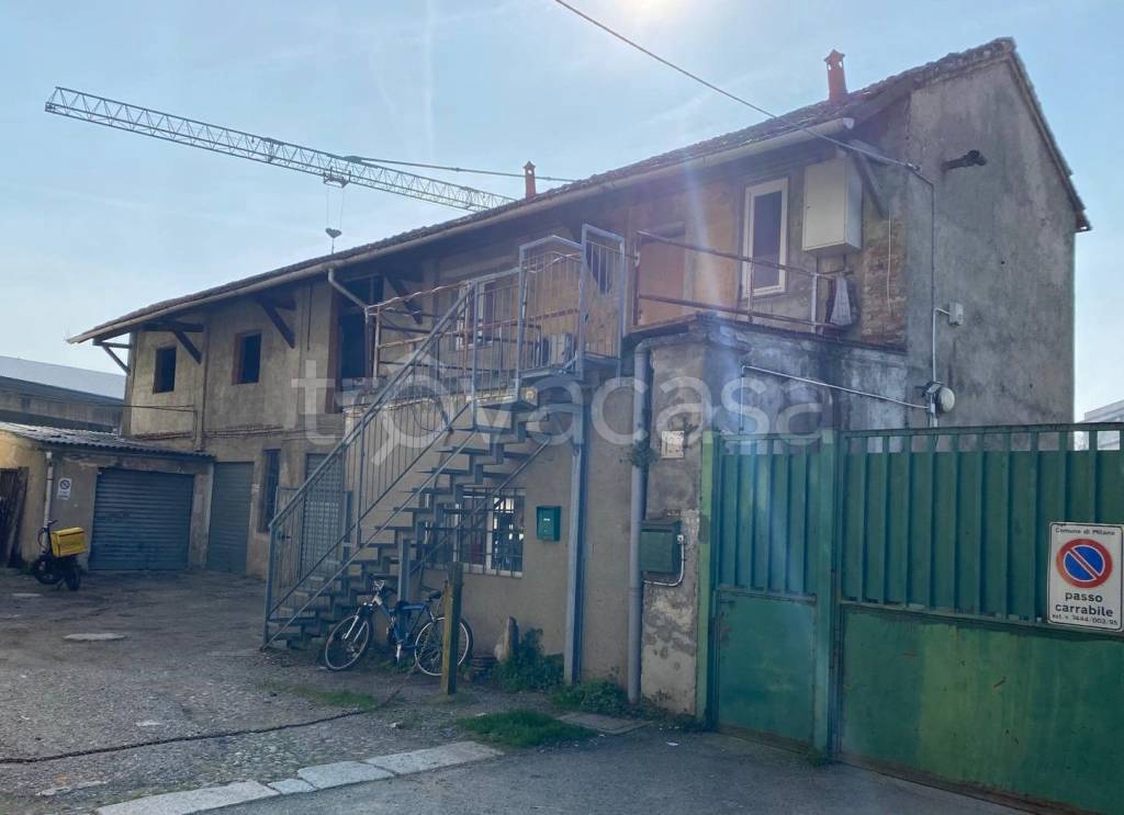 locale commerciale in vendita a Milano in zona Musocco