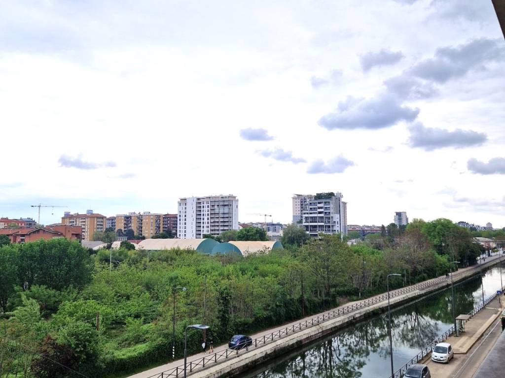 appartamento in vendita a Milano in zona Barona