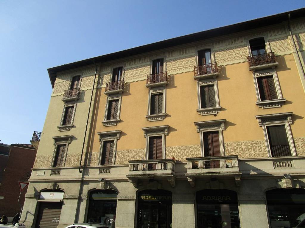 appartamento in vendita a Milano in zona Baggio