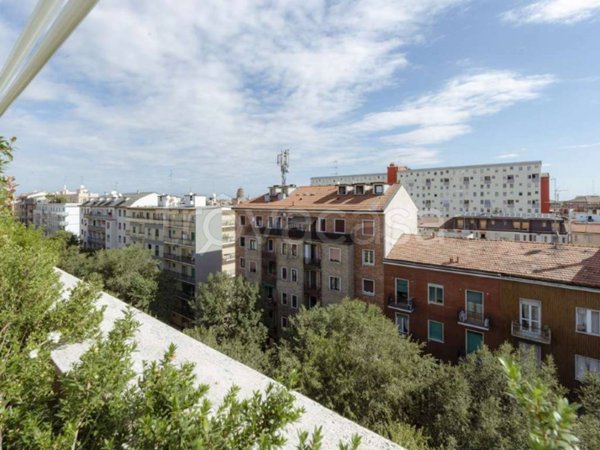 appartamento in vendita a Milano in zona Guastalla