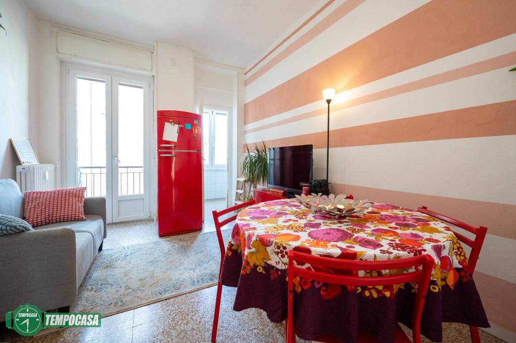 appartamento in vendita a Milano in zona Lorenteggio
