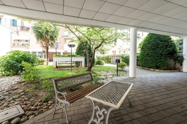 appartamento in vendita a Milano in zona Casoretto