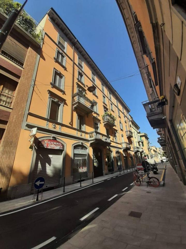 appartamento in vendita a Milano in zona Guastalla