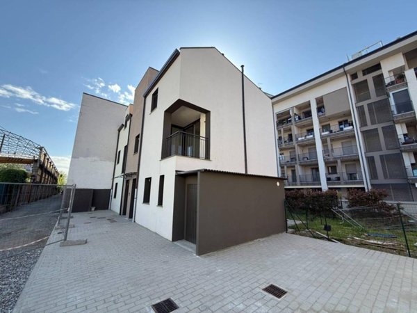 casa indipendente in vendita a Milano in zona Turro