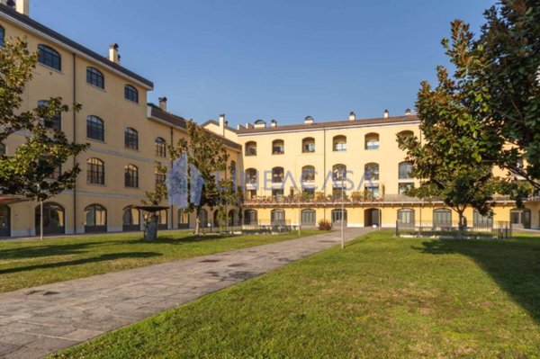 appartamento in vendita a Milano in zona Famagosta