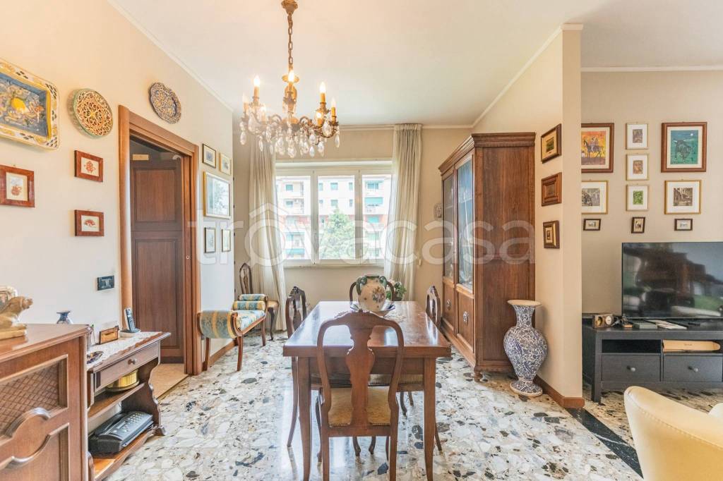 appartamento in vendita a Milano in zona Comasina
