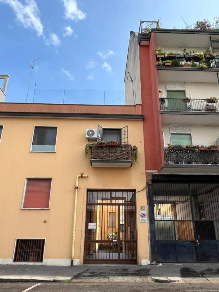 appartamento in vendita a Milano in zona Calvairate