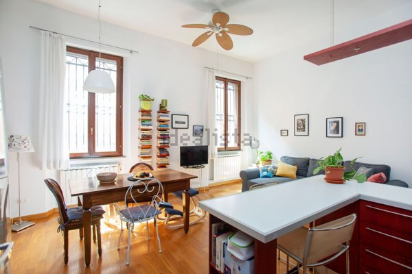 appartamento in vendita a Milano in zona Piazzale Lodi