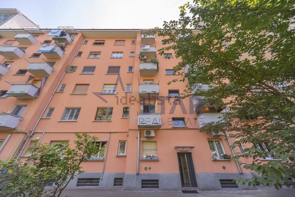 appartamento in vendita a Milano in zona Sempione