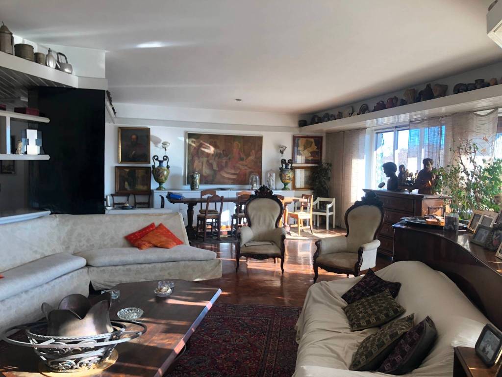 appartamento in vendita a Milano in zona Città Studi