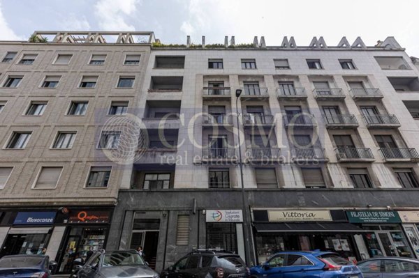ufficio in vendita a Milano in zona Guastalla