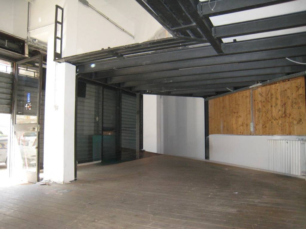negozio in vendita a Milano in zona Conchetta