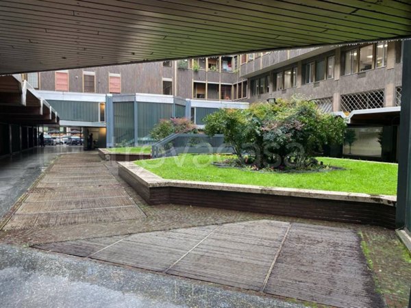 appartamento in vendita a Milano in zona Porta Nuova