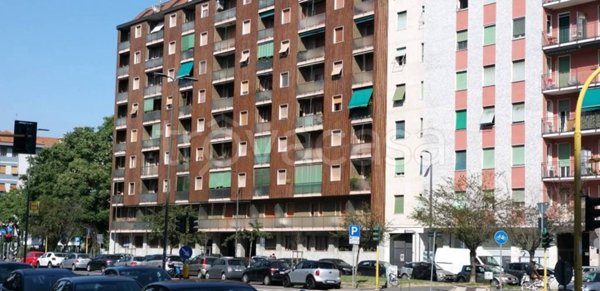 appartamento in vendita a Milano in zona Cascina dei Pomi
