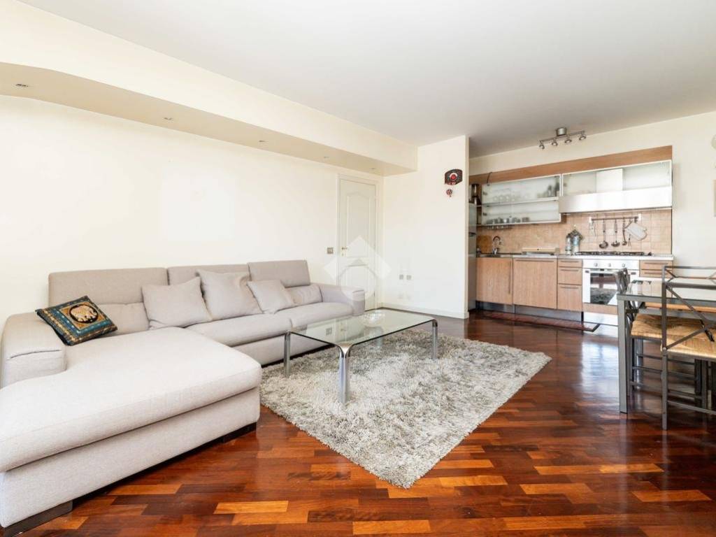 appartamento in vendita a Milano in zona Vigentino