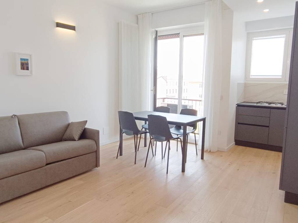 appartamento in vendita a Milano in zona Ghisolfa