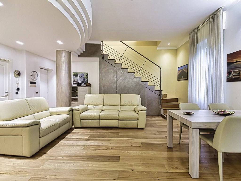 appartamento in vendita a Milano in zona Città Studi
