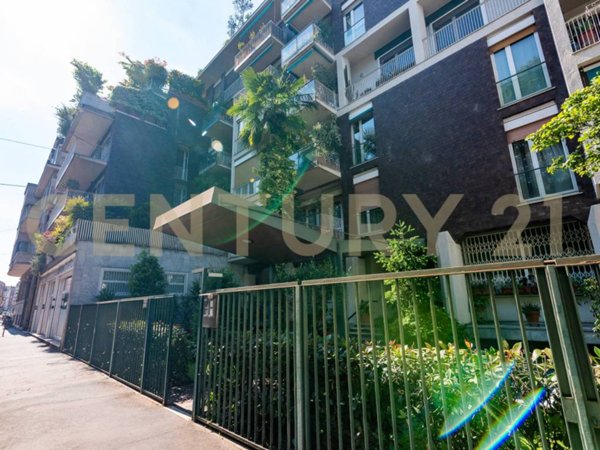 appartamento in vendita a Milano in zona Porta Venezia