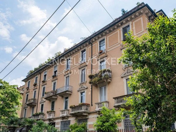 ufficio in vendita a Milano in zona Guastalla
