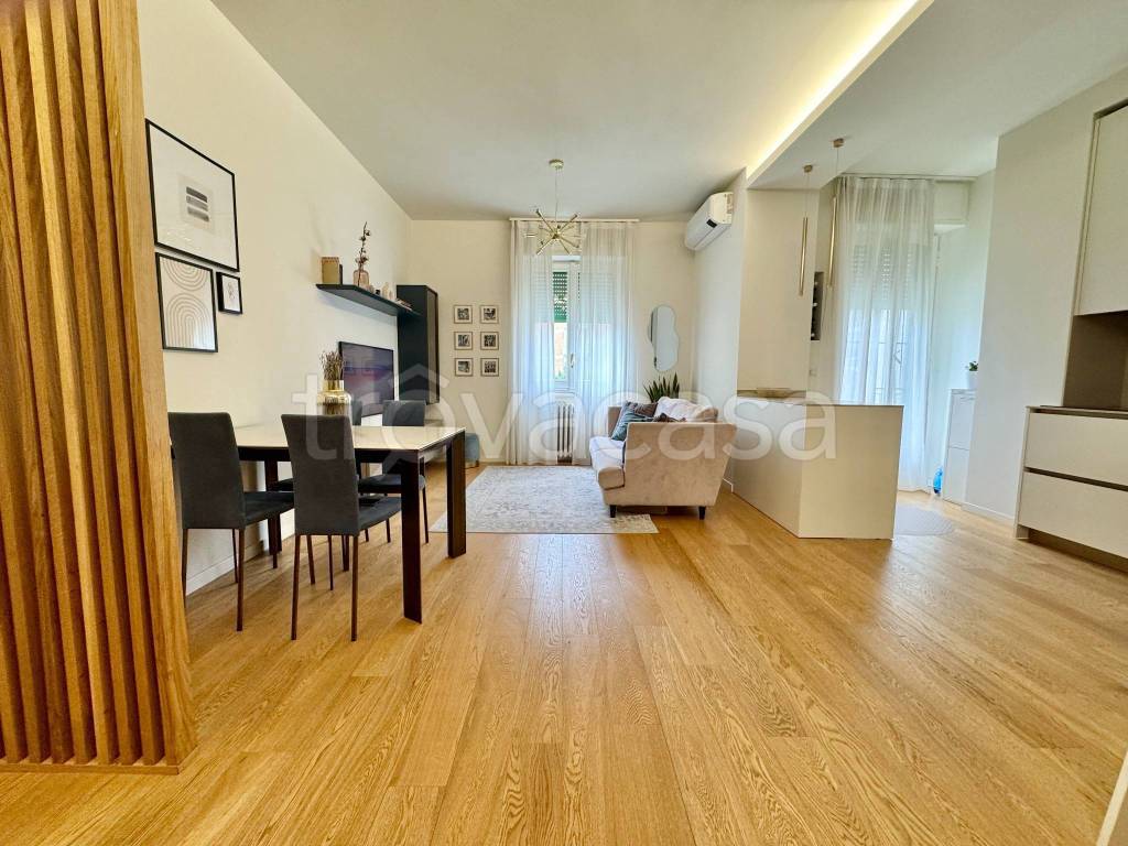 appartamento in vendita a Milano in zona Città Studi