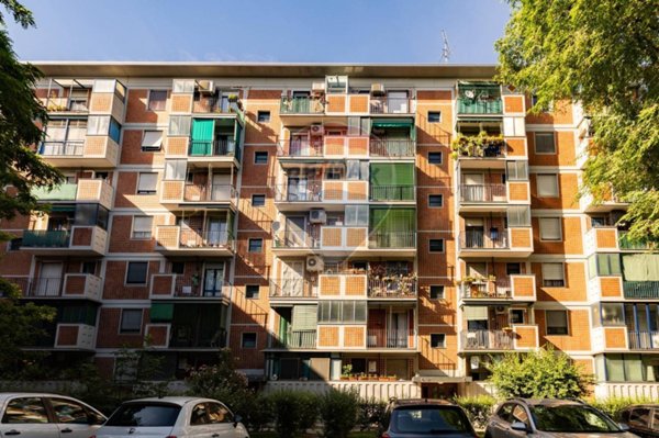 appartamento in vendita a Milano in zona Muggiano