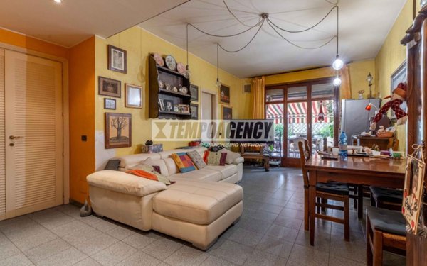 appartamento in vendita a Milano in zona Famagosta