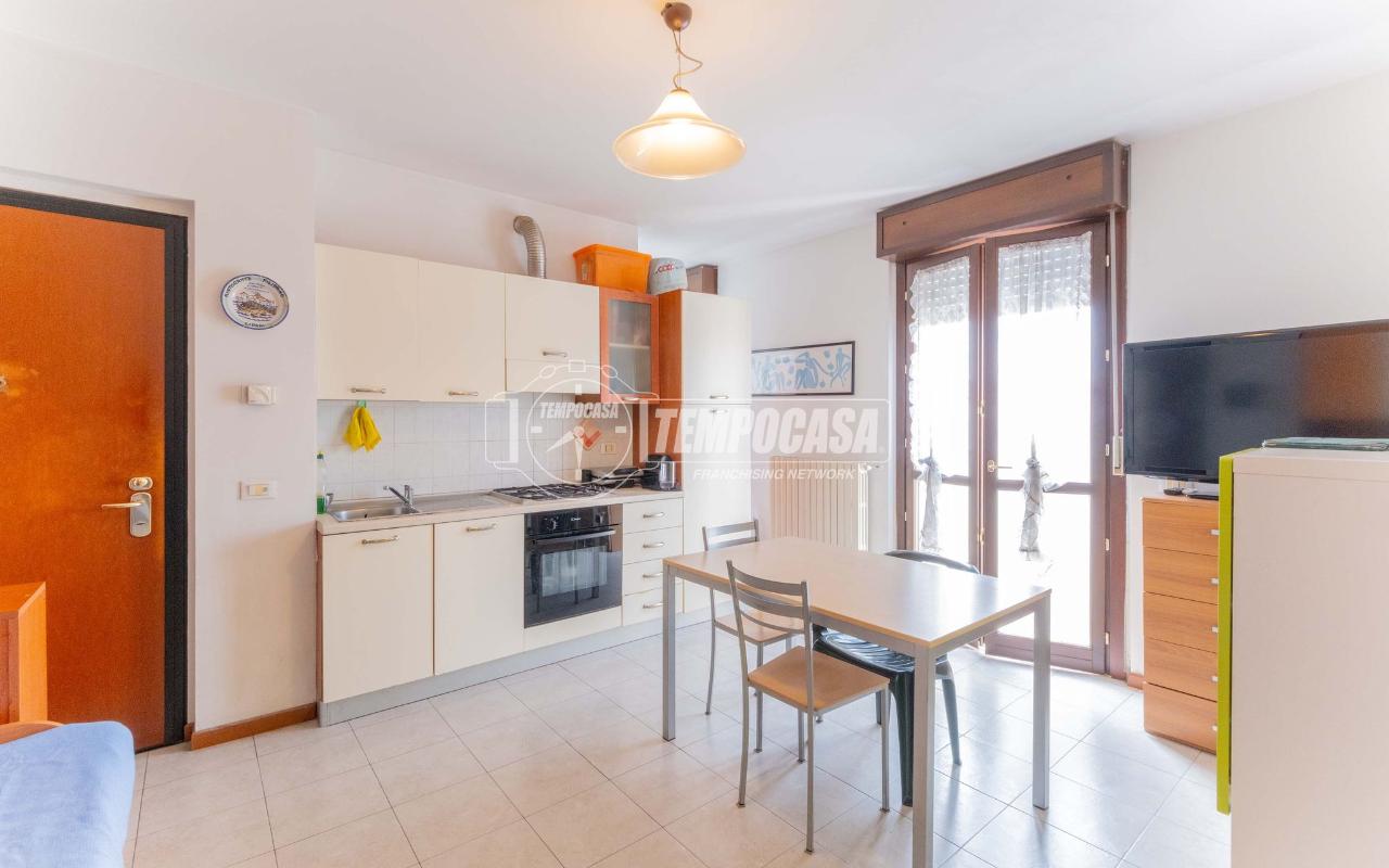 appartamento in vendita a Milano in zona Segnano