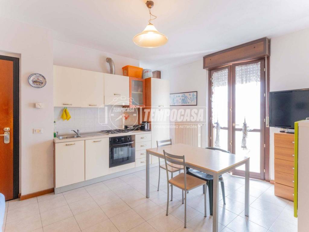 appartamento in vendita a Milano in zona Segnano