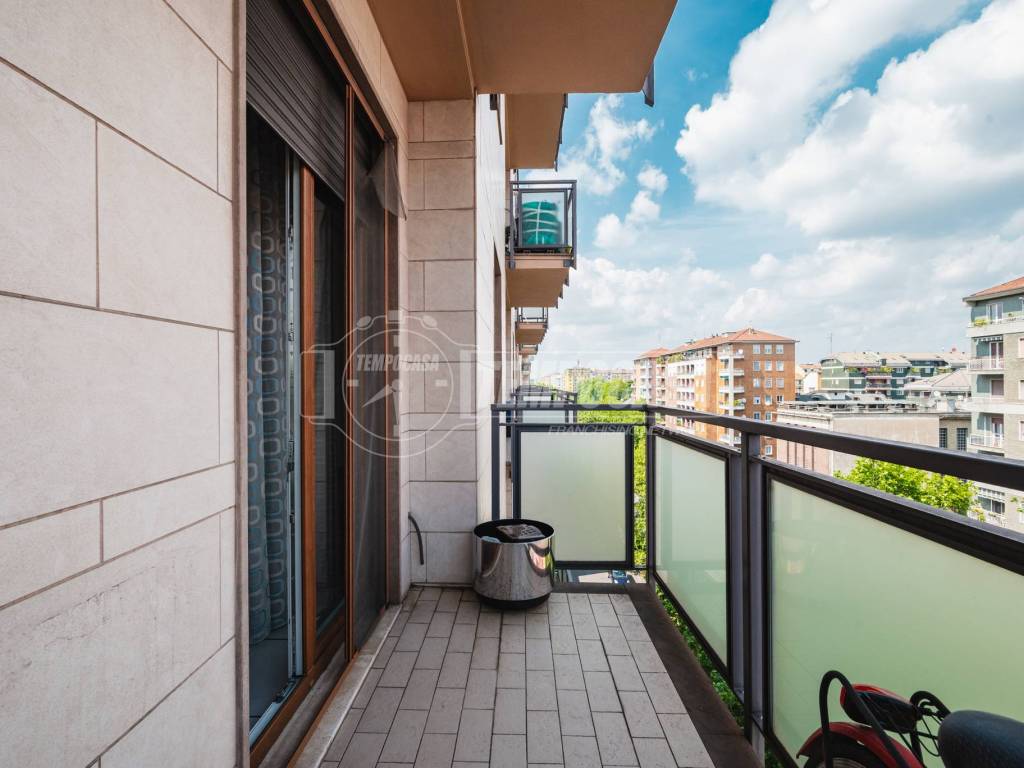 appartamento in vendita a Milano in zona Lorenteggio