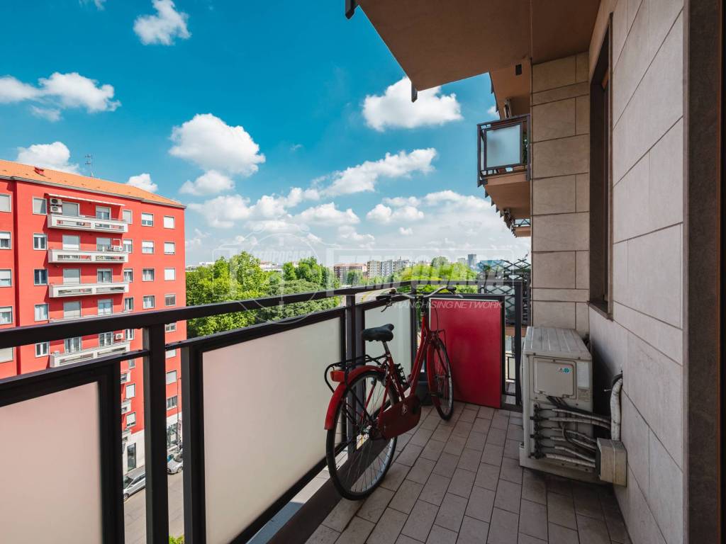 appartamento in vendita a Milano in zona Lorenteggio