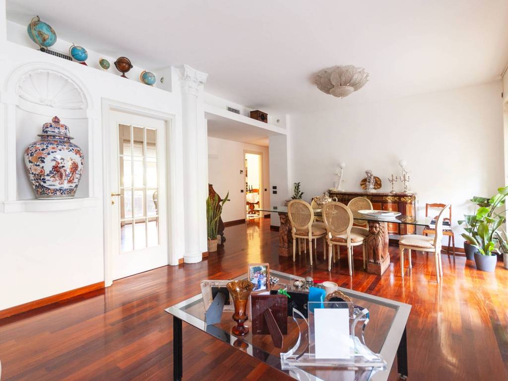 appartamento in vendita a Milano in zona Isola