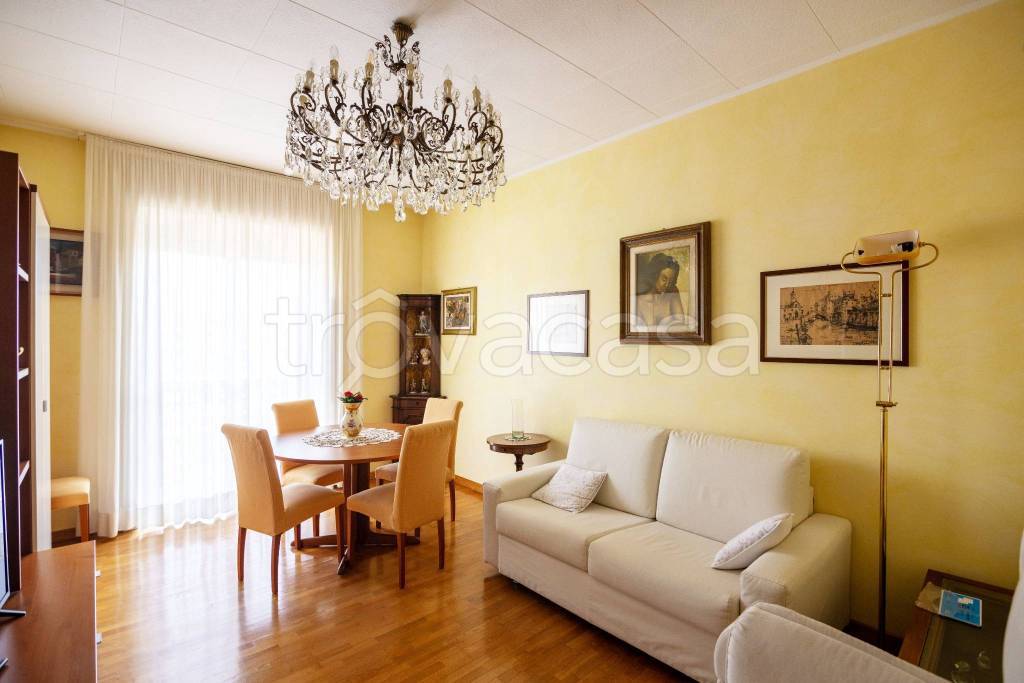 appartamento in vendita a Milano in zona Maggiolina