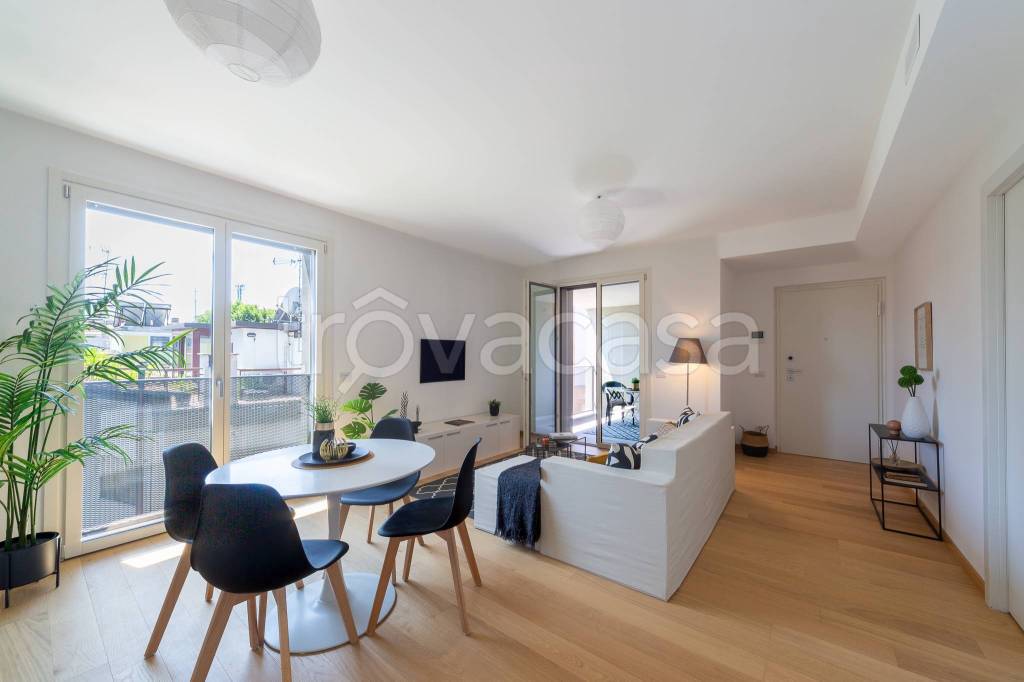 appartamento in vendita a Milano in zona Maggiolina