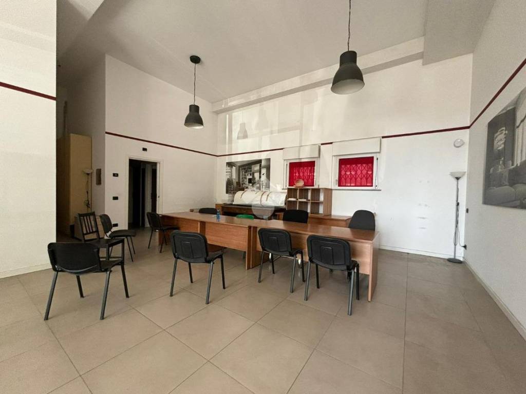 negozio in vendita a Milano in zona Bovisa