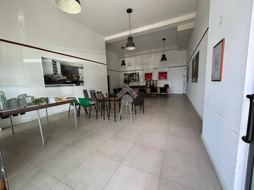 negozio in vendita a Milano in zona Bovisa