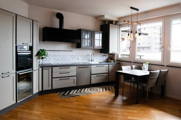 appartamento in vendita a Milano in zona Lorenteggio