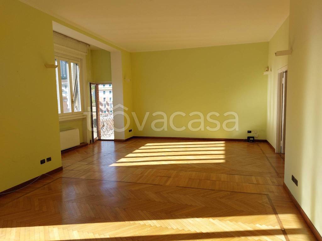 appartamento in vendita a Milano in zona Centro Direzionale