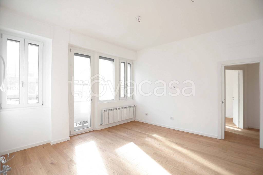 appartamento in vendita a Milano in zona Guastalla