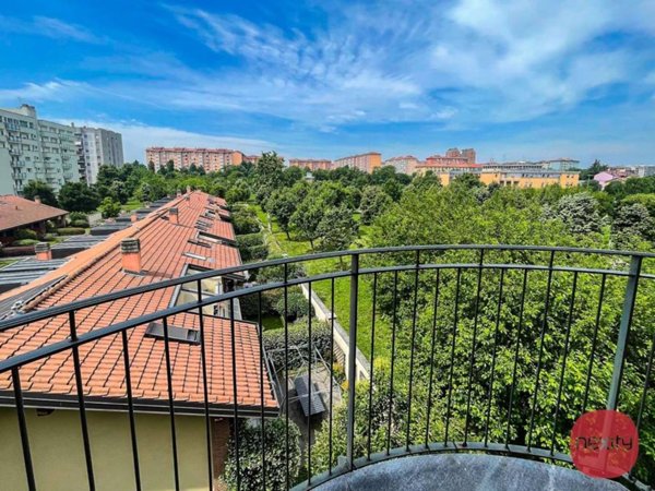 appartamento in vendita a Milano in zona Restocco Maroni