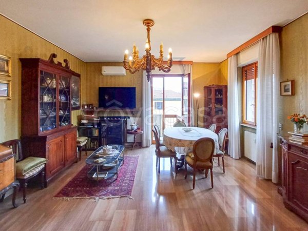 appartamento in vendita a Milano in zona Porta Genova