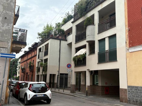 appartamento in vendita a Milano in zona Rottole