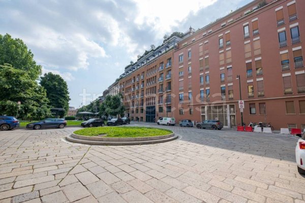 appartamento in vendita a Milano in zona Sant'Ambrogio