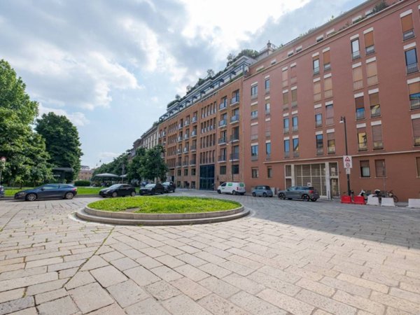 appartamento in vendita a Milano in zona Sant'Ambrogio