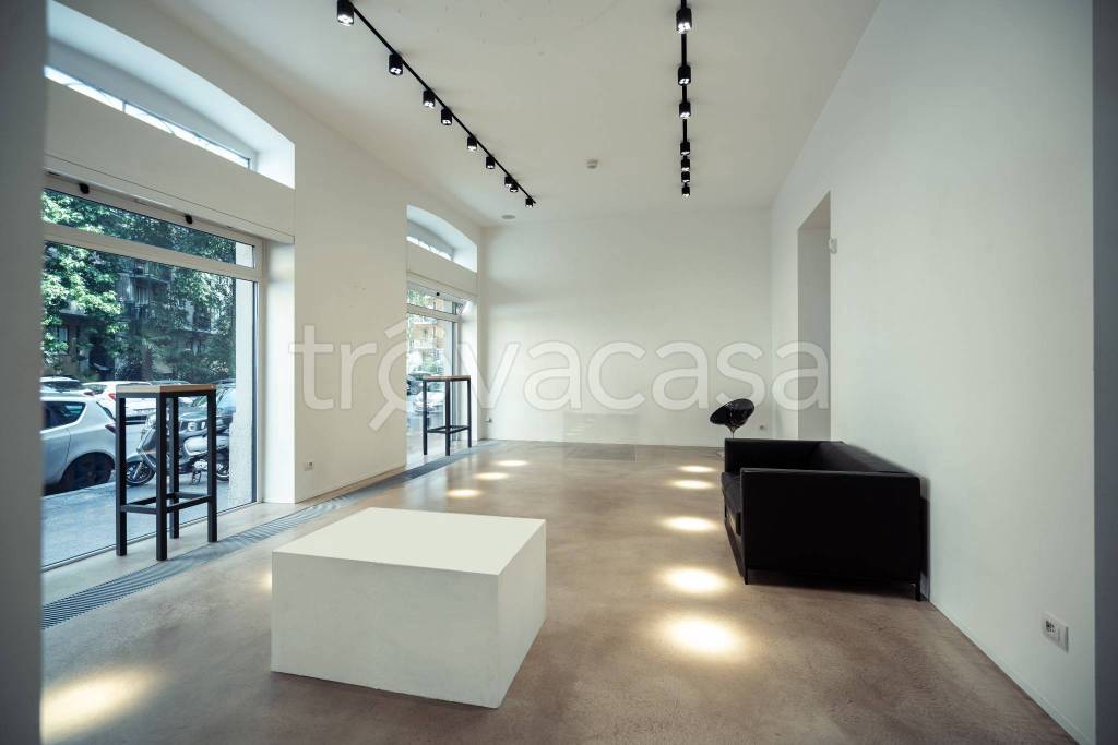 negozio in vendita a Milano in zona Porta Romana