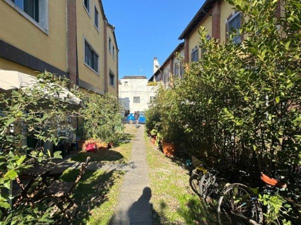 appartamento in vendita a Milano in zona Barona