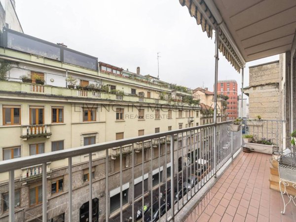 appartamento in vendita a Milano in zona Guastalla