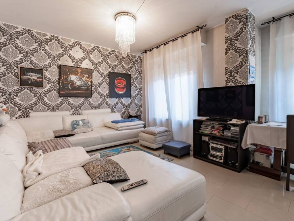 appartamento in vendita a Milano in zona Baggio